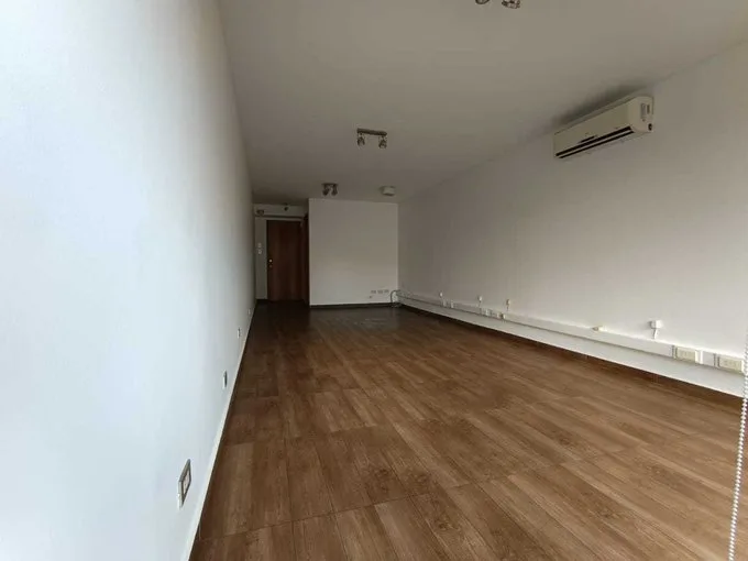 Arriendo de Oficina en Providencia, 1 privado – 1 baño – Kitchenette – Terraza (87413)