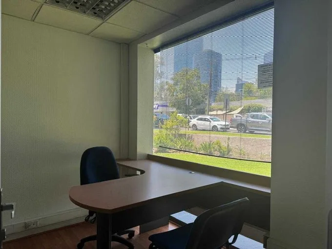 Arriendo de Oficina en Providencia, Al lado de la Costanera (87123)