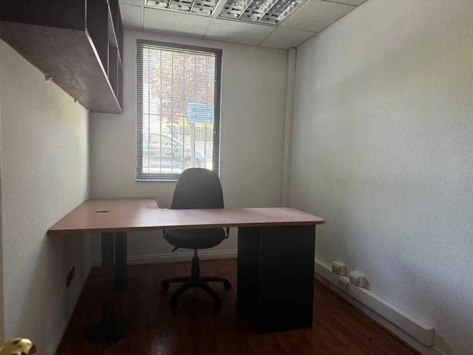 Arriendo de Oficina en Providencia, Al lado de la Costanera (87123)