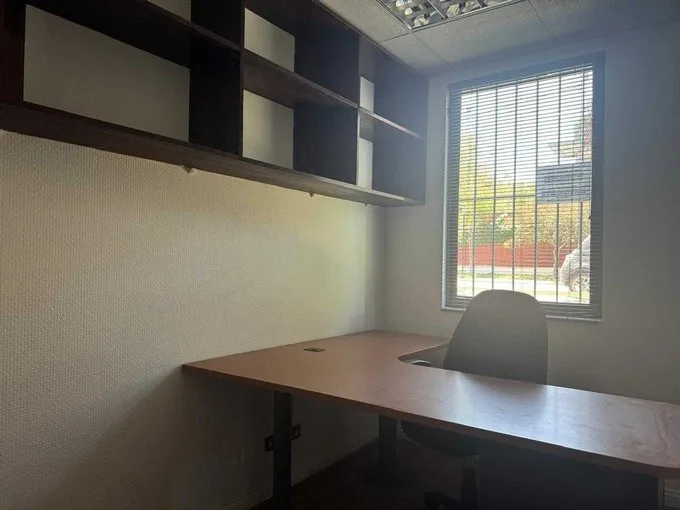 Arriendo de Oficina en Providencia, Al lado de la Costanera (87123)