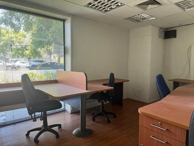 Arriendo de Oficina en Providencia, Al lado de la Costanera (87123)