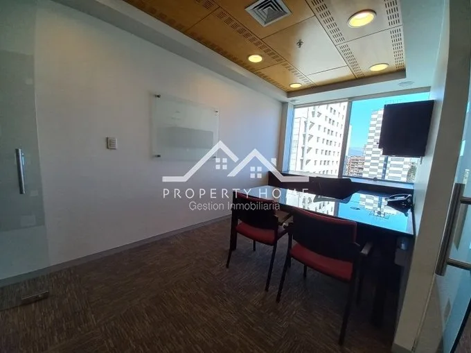 Arriendo de Oficina en Providencia, Amplia y full equipada metro tobalaba providencia