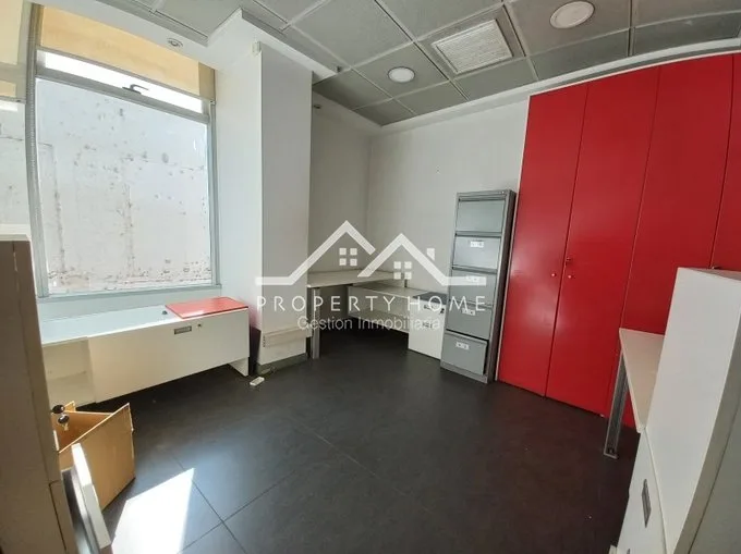 Arriendo de Oficina en Providencia, Espaciosa y moderna a pasos metro mmontt providencia