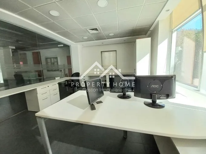 Arriendo de Oficina en Providencia, Espaciosa y moderna a pasos metro mmontt providencia