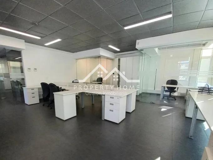 Arriendo de Oficina en Providencia, Espaciosa y moderna a pasos metro mmontt providencia