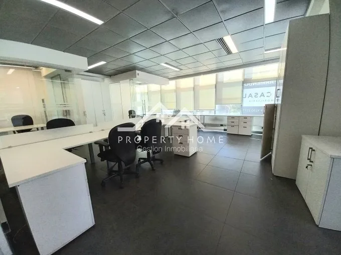 Arriendo de Oficina en Providencia, Espaciosa y moderna a pasos metro mmontt providencia