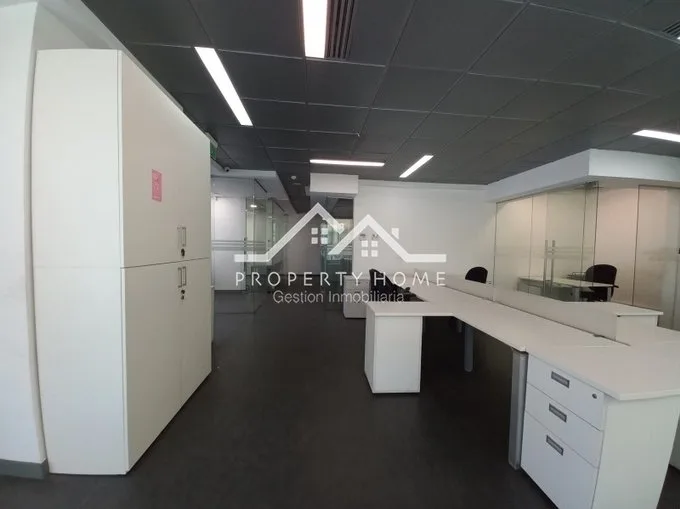 Arriendo de Oficina en Providencia, Amplia y Luminosa Oficina en Providencia (128600)