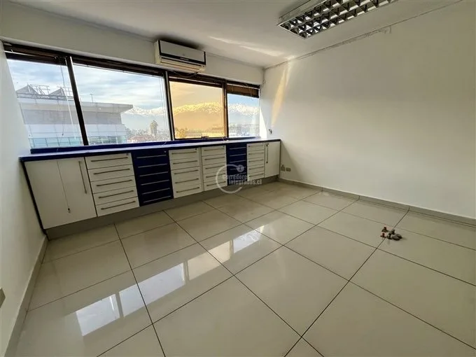 Arriendo de Oficina en Providencia, Metro salvador