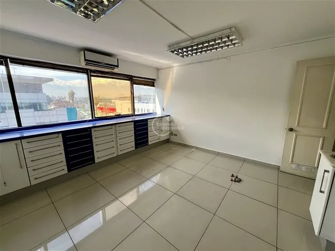 Arriendo de Oficina en Providencia, Metro salvador