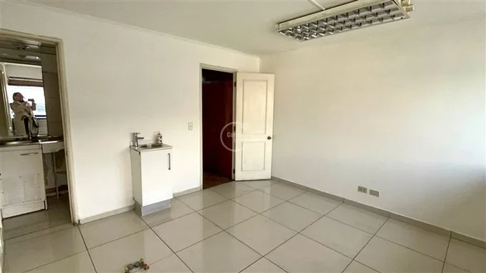 Arriendo de Oficina en Providencia, Metro salvador