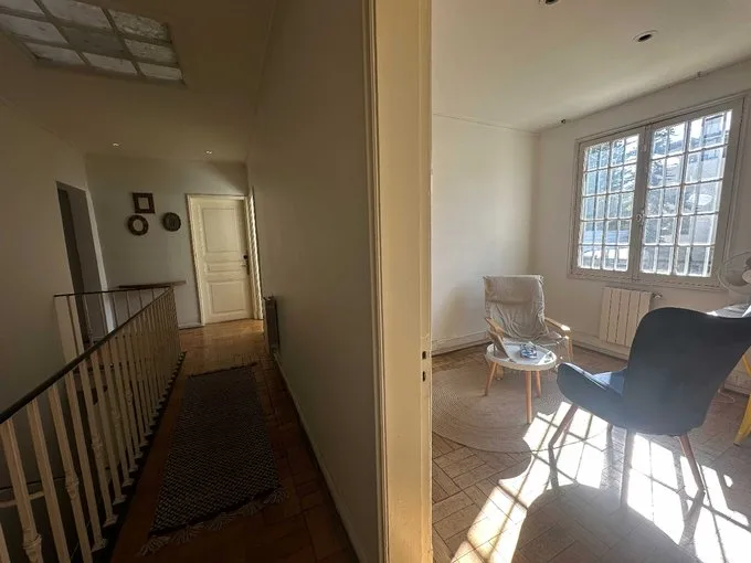 Arriendo de Oficina en Providencia, Oficina 12 mt2 // Estacionamiento