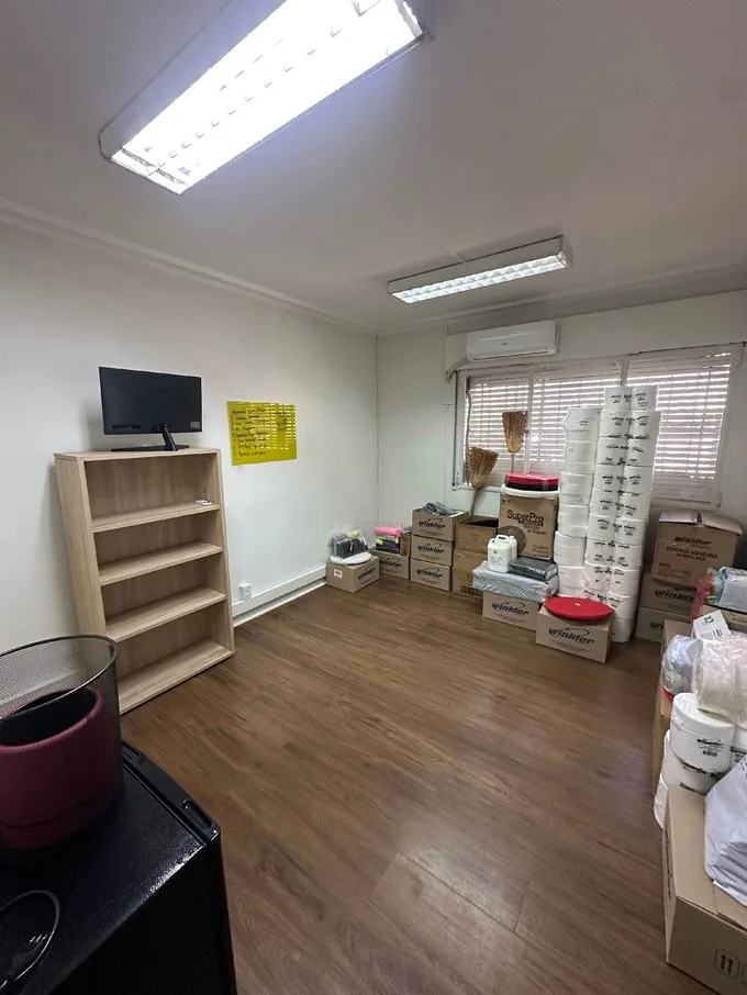 Arriendo de Oficina en Providencia, Oficina a pasos del metro 8Privados (120075)