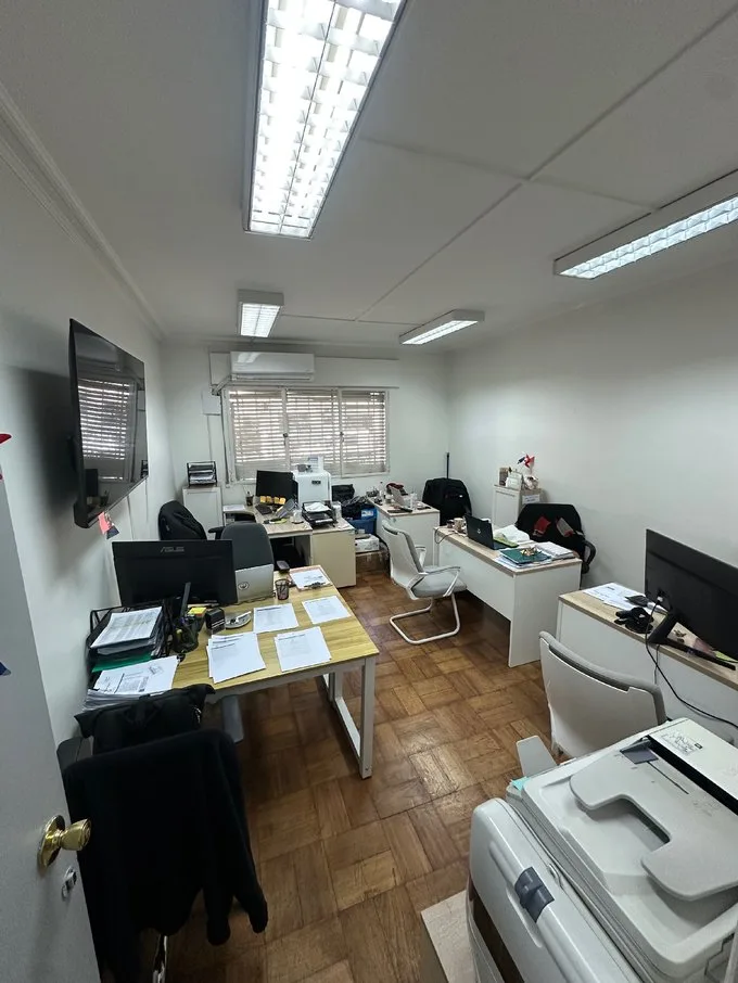 Arriendo de Oficina en Providencia, Oficina a pasos del metro 8Privados (120075)