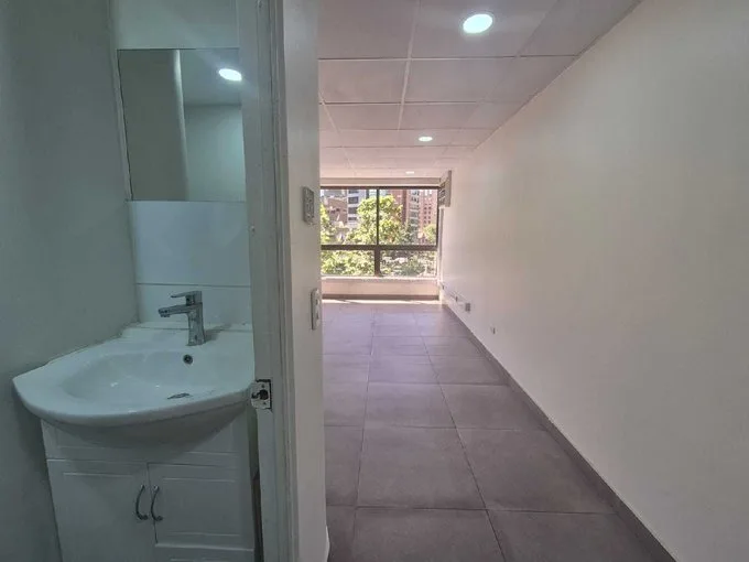 Arriendo de Oficina en Providencia, Oficina a pasos metro pedro de valdivia