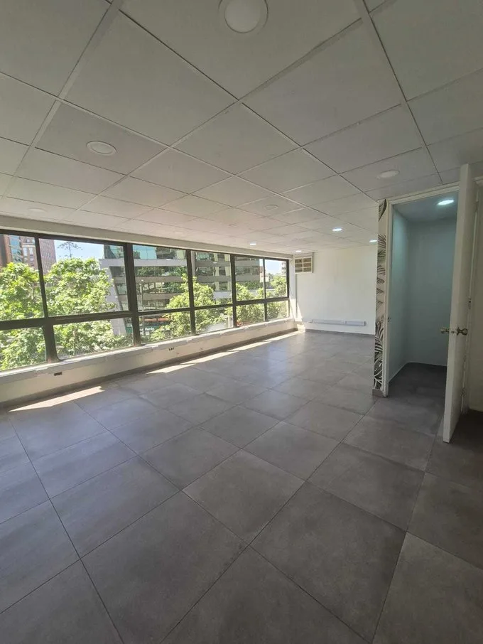 Arriendo de Oficina en Providencia, Oficina a pasos metro pedro de valdivia