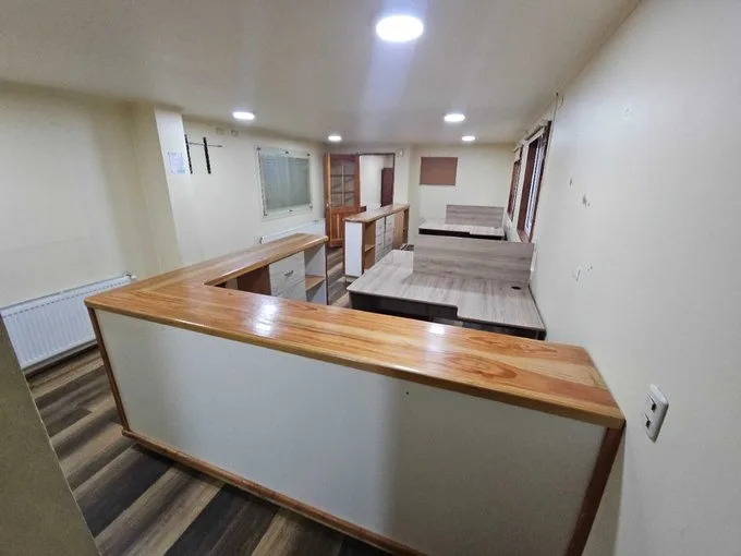 Arriendo de Oficina en Puerto Montt, Arriendo Comercial excelente ubicación Pto. (75867)