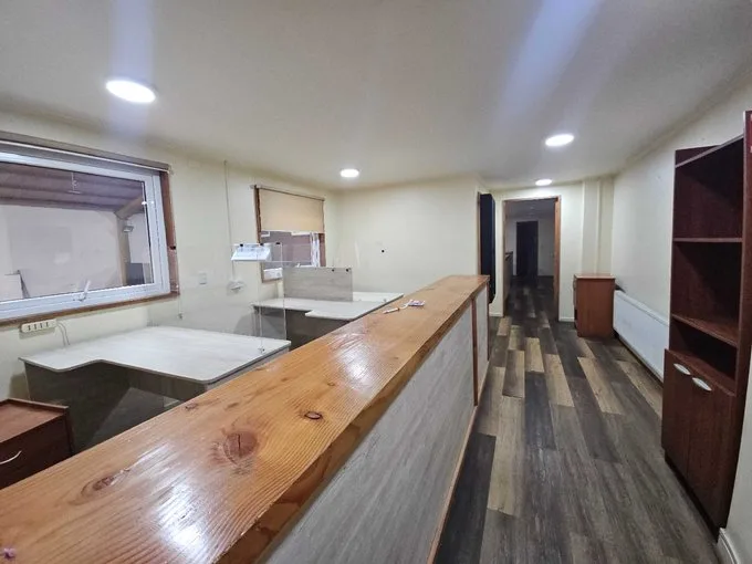 Arriendo de Oficina en Puerto Montt, Arriendo Comercial excelente ubicación Pto. (75867)