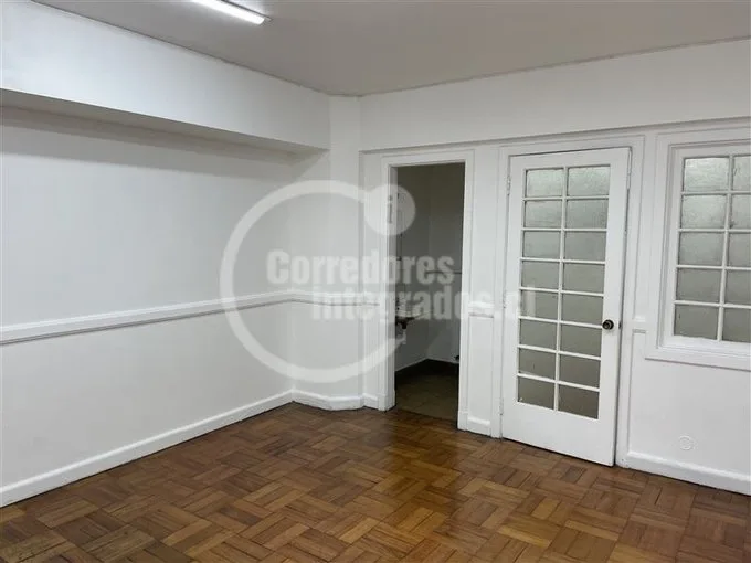 Arriendo de Oficina en Santiago, Frente al banco de chile - 1