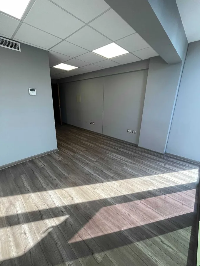 Arriendo de Oficina en Temuco, Arriendo de oficina y estacionamiento. Temuco (69818)