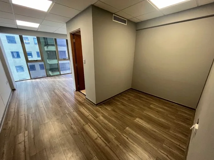 Arriendo de Oficina en Temuco, Arriendo de oficina y estacionamiento. Temuco (69818)