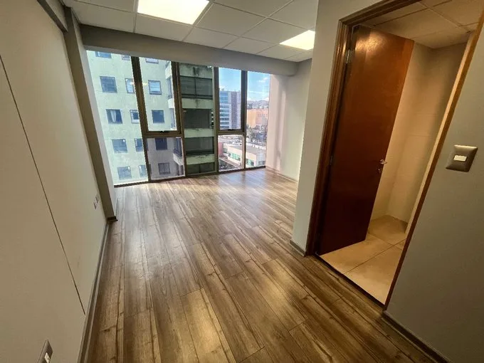Arriendo de Oficina en Temuco, Arriendo de oficina y estacionamiento. Temuco (69818)