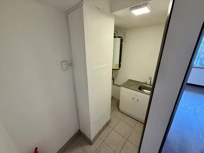 Arriendo de Oficina en Valparaíso, Oficina a pasos de plaza victoria (130131) - 1