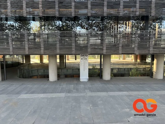 Arriendo de Oficina en Vitacura, Edificio lo recabarren/ oficina 208 m2 (100238)