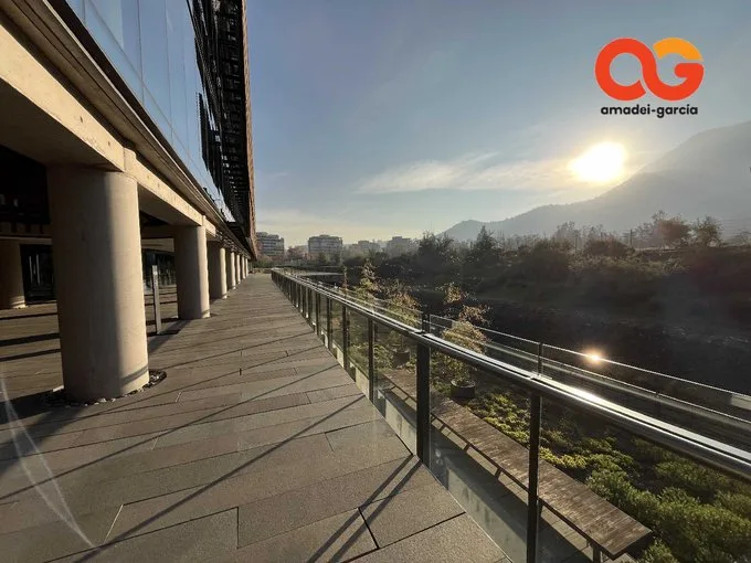 Arriendo de Oficina en Vitacura, Edificio lo recabarren/ oficina 208 m2 (100238)