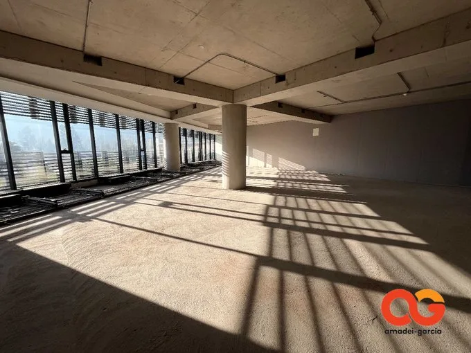 Arriendo de Oficina en Vitacura, Edificio lo recabarren/ oficina 208 m2 (100238)