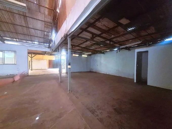 Arriendo de Terreno Industrial en Puente Alto, Galpon industrial con locomición a la puerta