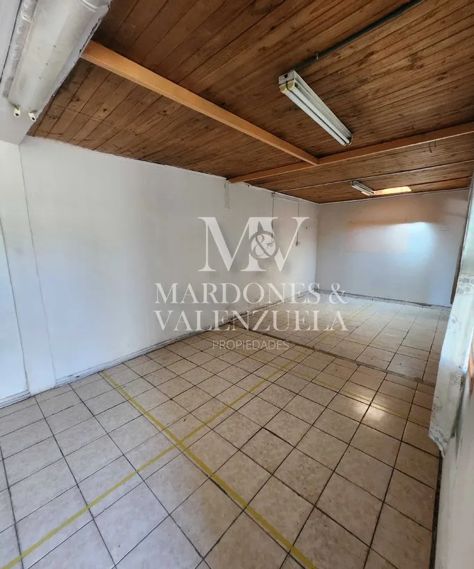 Arriendo de Terreno Industrial en Renca, Oportunidad comercial. Más de 530 m2 const. (127541)