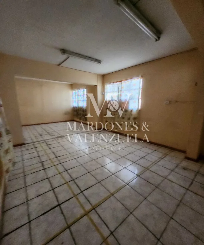 Arriendo de Terreno Industrial en Renca, Oportunidad comercial. Más de 530 m2 const. (127541)