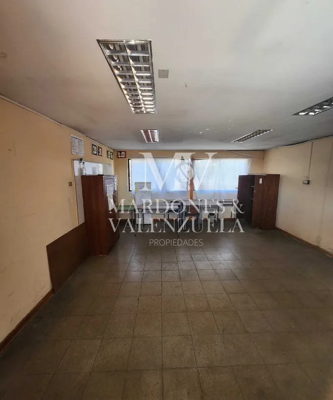 Arriendo de Terreno Industrial en Renca, Oportunidad comercial. Más de 530 m2 const. (127541)