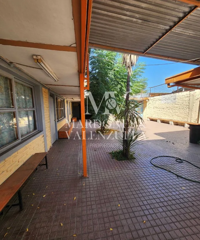 Arriendo de Terreno Industrial en Renca, Oportunidad comercial. Más de 530 m2 const. (127541)