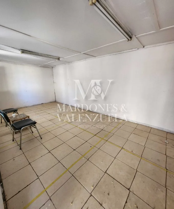 Arriendo de Terreno Industrial en Renca, Oportunidad comercial. Más de 530 m2 const. (127541)