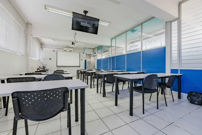Arriendo de Terreno Industrial en Santiago, Oportunidad en Santiago Galpón de 2.107 m2 (109052)