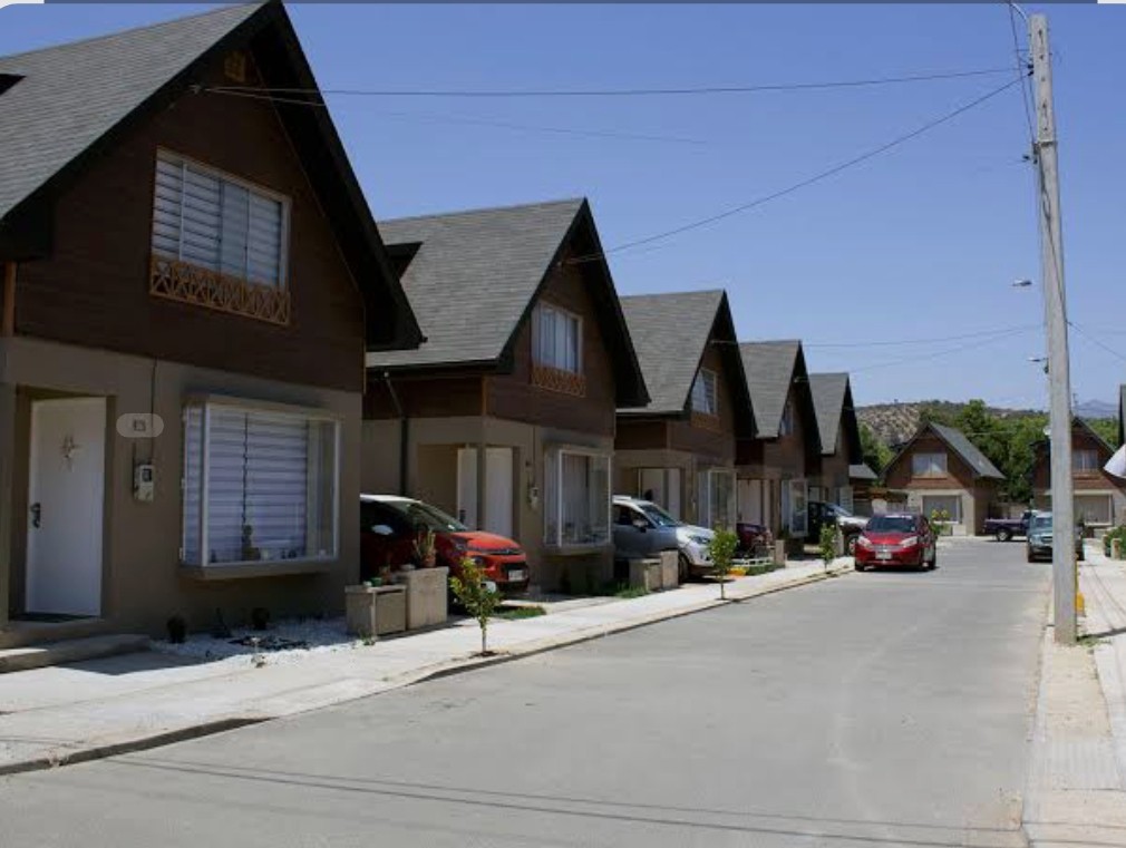 Arriendo casa en Condominio Los Naranjo, La Cruz, Quillota. Lugar tranquilo y seguro.