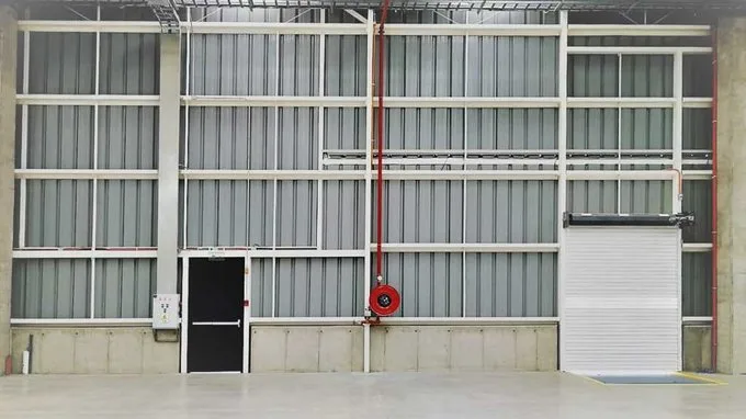 Arriendo de Bodega en Pudahuel, Amplios patios de maniobra, opción oficinas