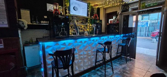 Arriendo de Local Comercial en Calama, Arriendo Restaurante Funcionando Central