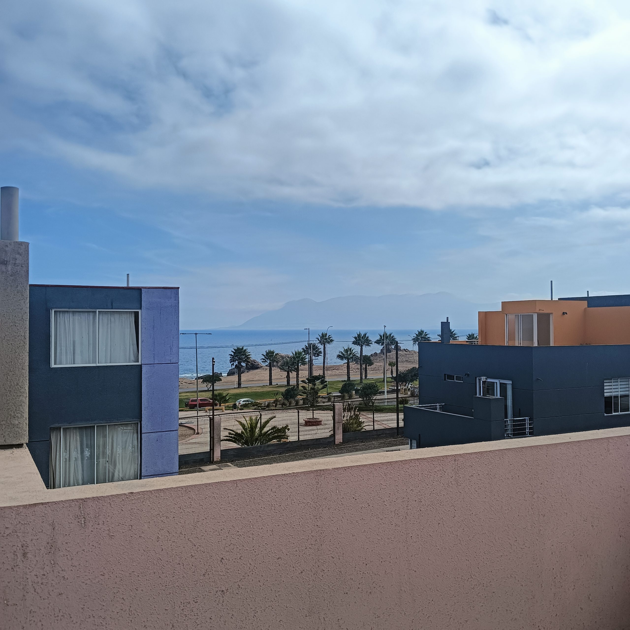 Se arrienda hermosa casa en condominio, directo, 3d, 2b y medio, 2 estacionamientos, seguridad 24/7