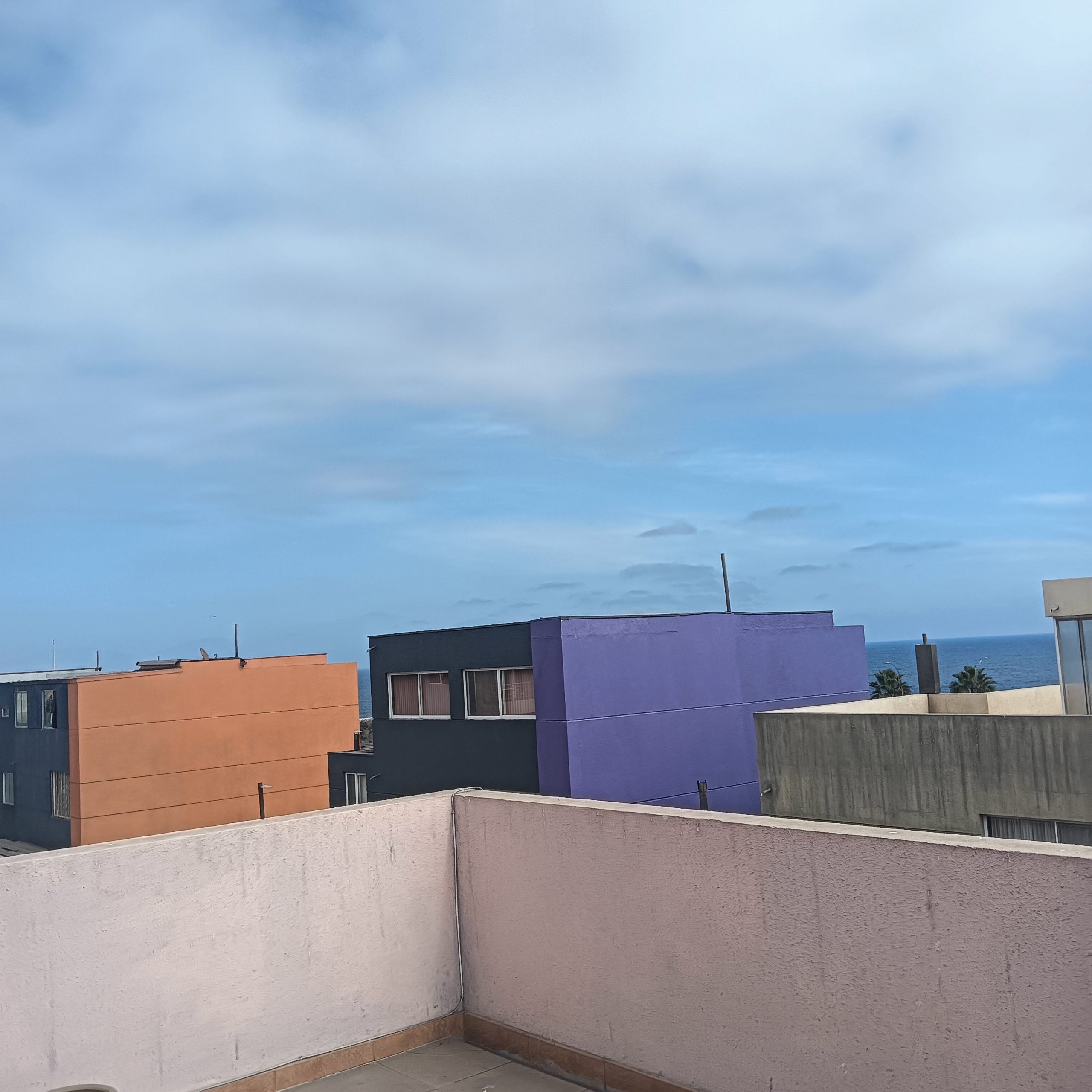 Se arrienda hermosa casa en condominio, directo, 3d, 2b y medio, 2 estacionamientos, seguridad 24/7