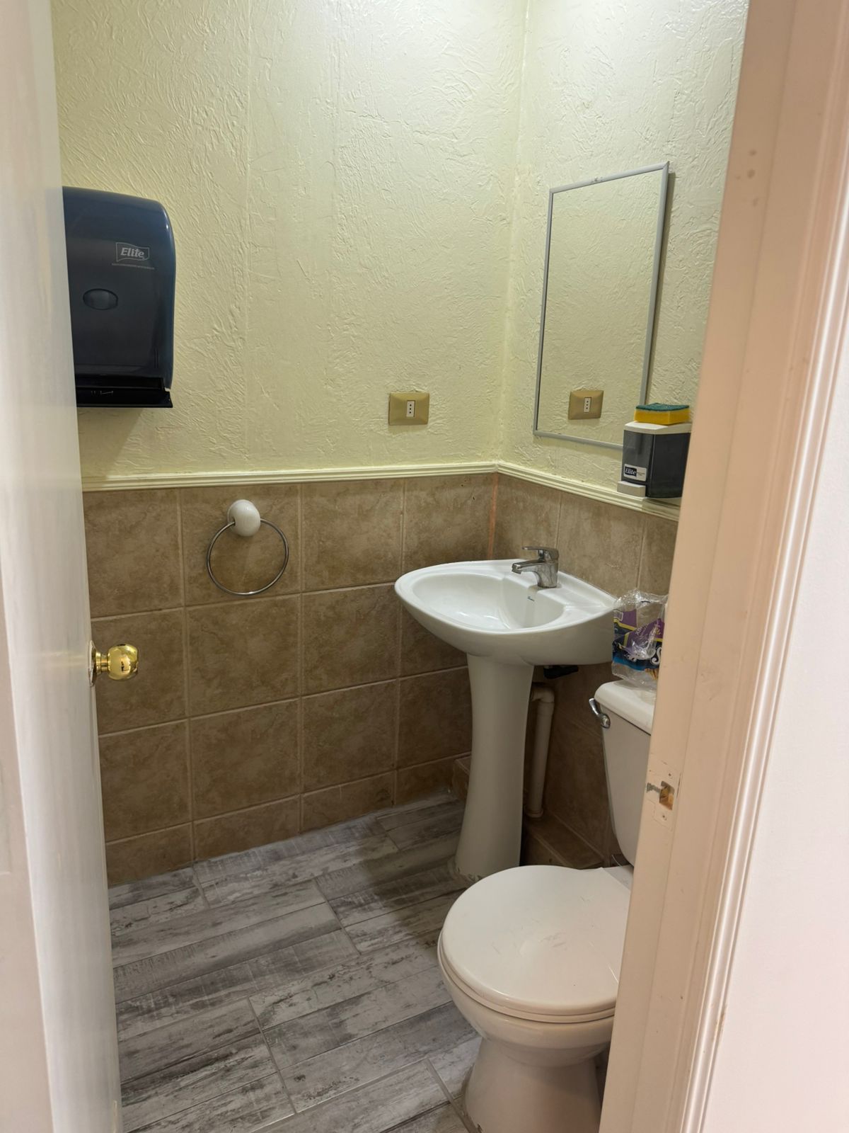 Gran Oficina amoblada en arriendo