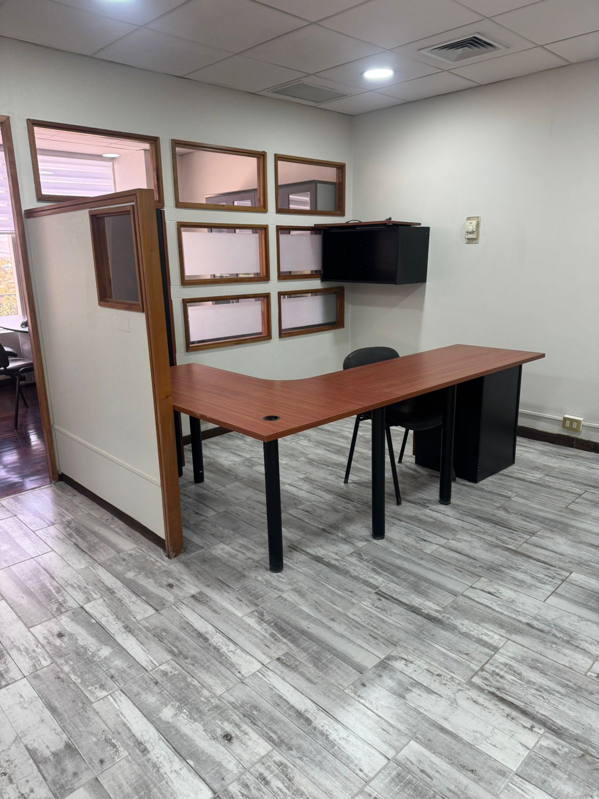 Gran Oficina amoblada en arriendo