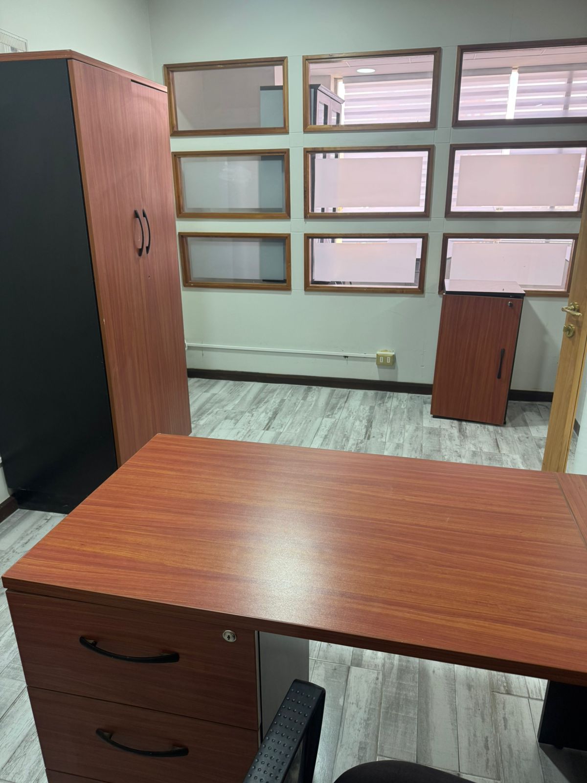 Gran Oficina amoblada en arriendo