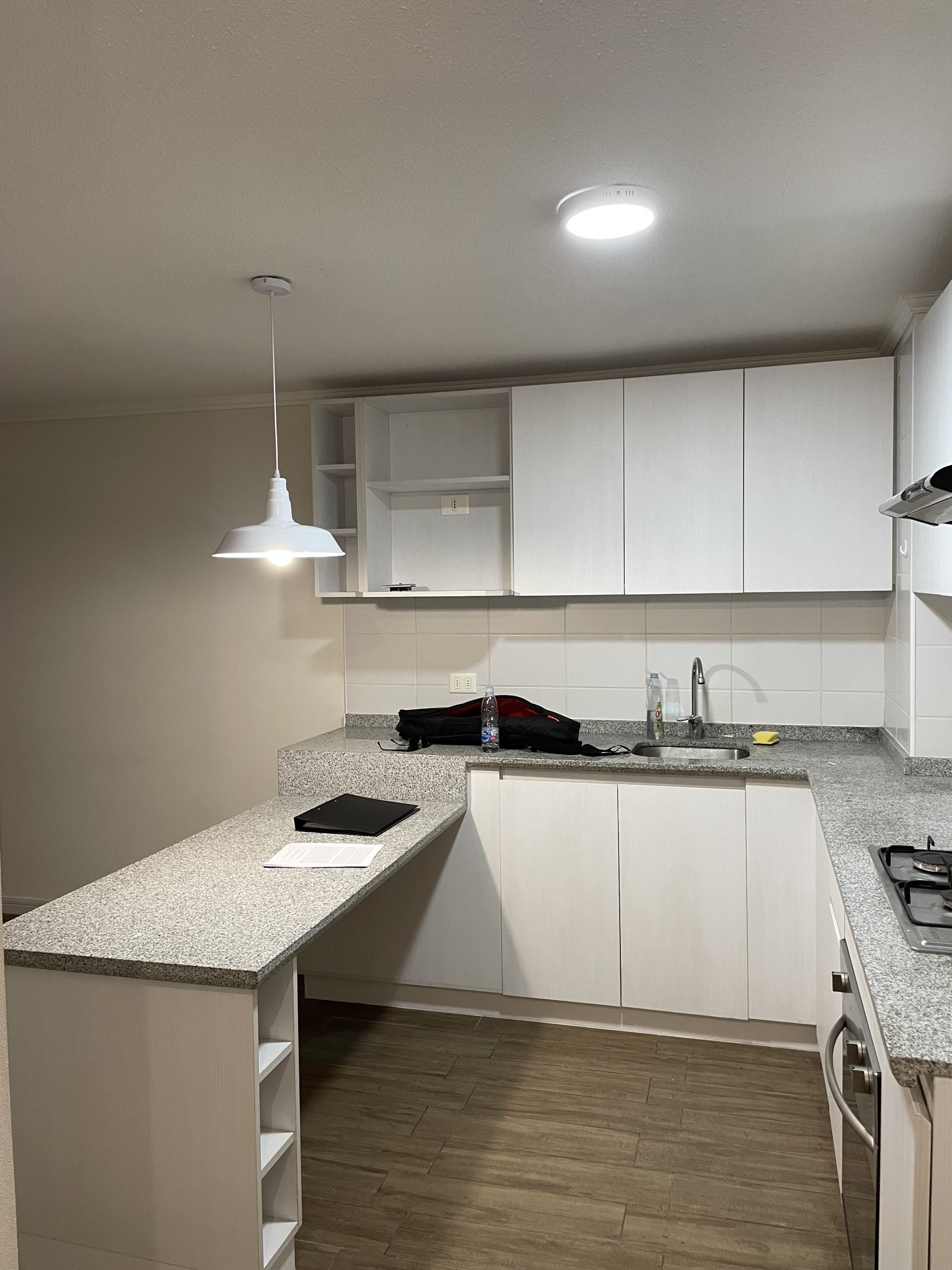 Arriendo Dpto.Amoblado 3piso 2habitaciones y una pequeña. Con gastos comunes incluidos,Internet y c