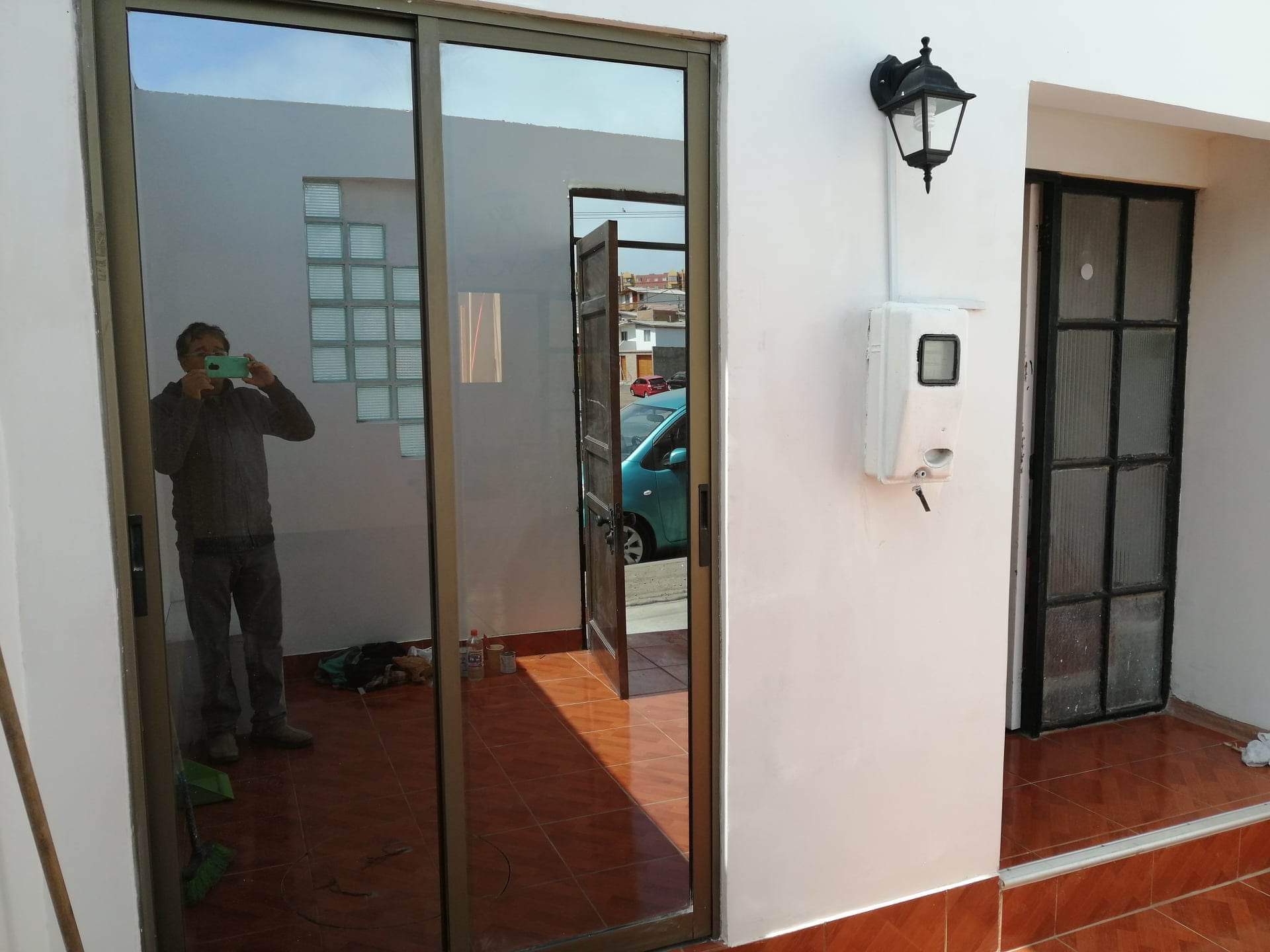 Se arrienda casa en Av las Pesqueras, dos pisos, 2 dormitorios, 1 baño, lavanderia, cocina, sin est
