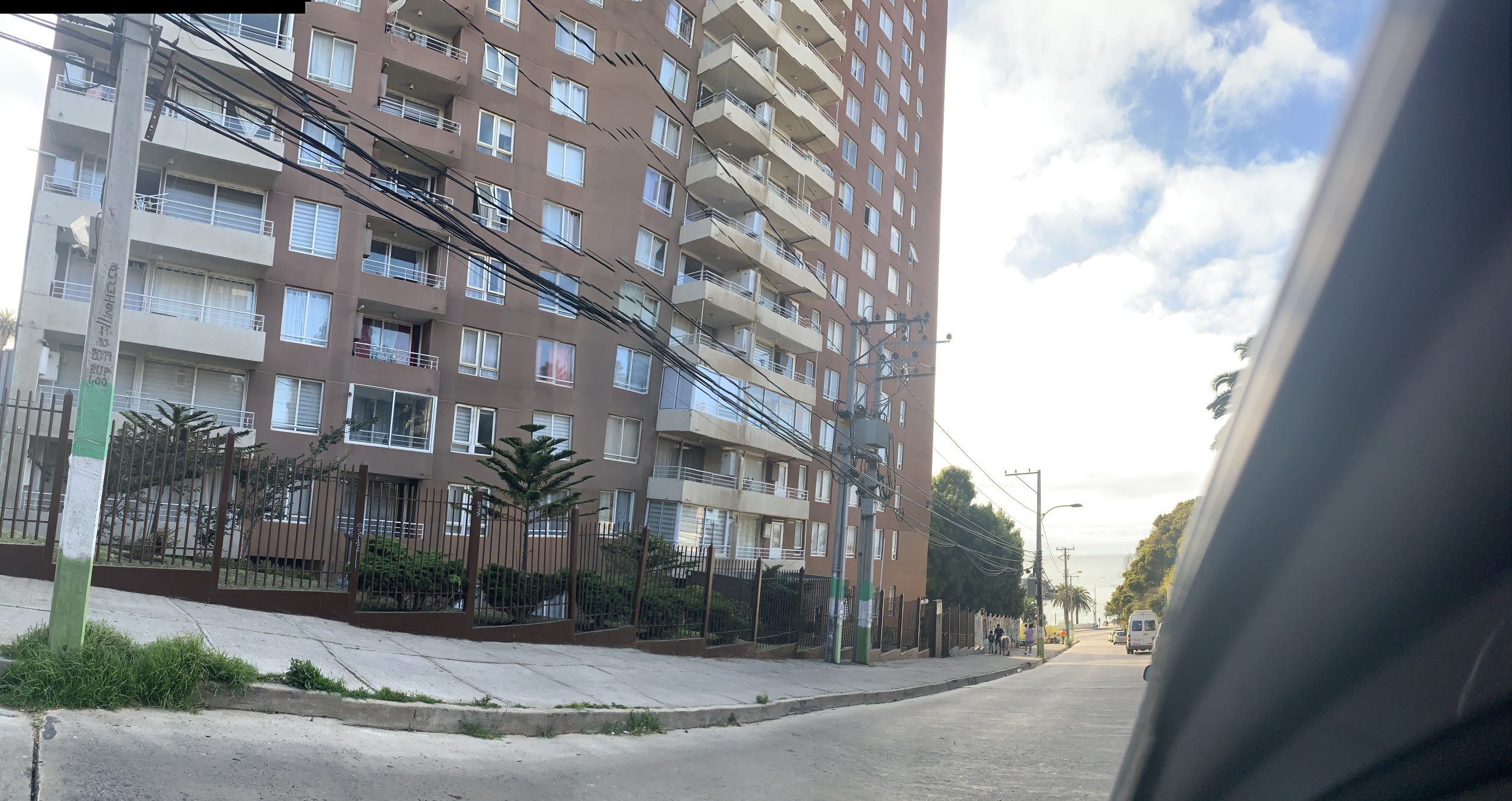Excelente ubicación, a pasos de Universidades en Playa Ancha y de la playa, locomoción a la puerta.