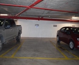 Estacionamiento edificio Parque Oriente