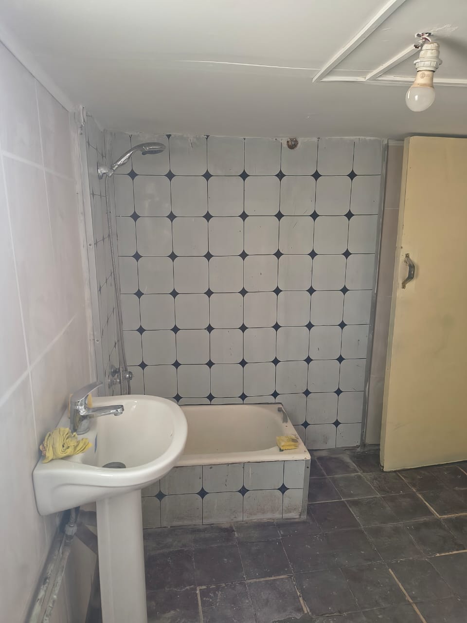 Se arrienda casa interior para 2 personas que estén trabajando