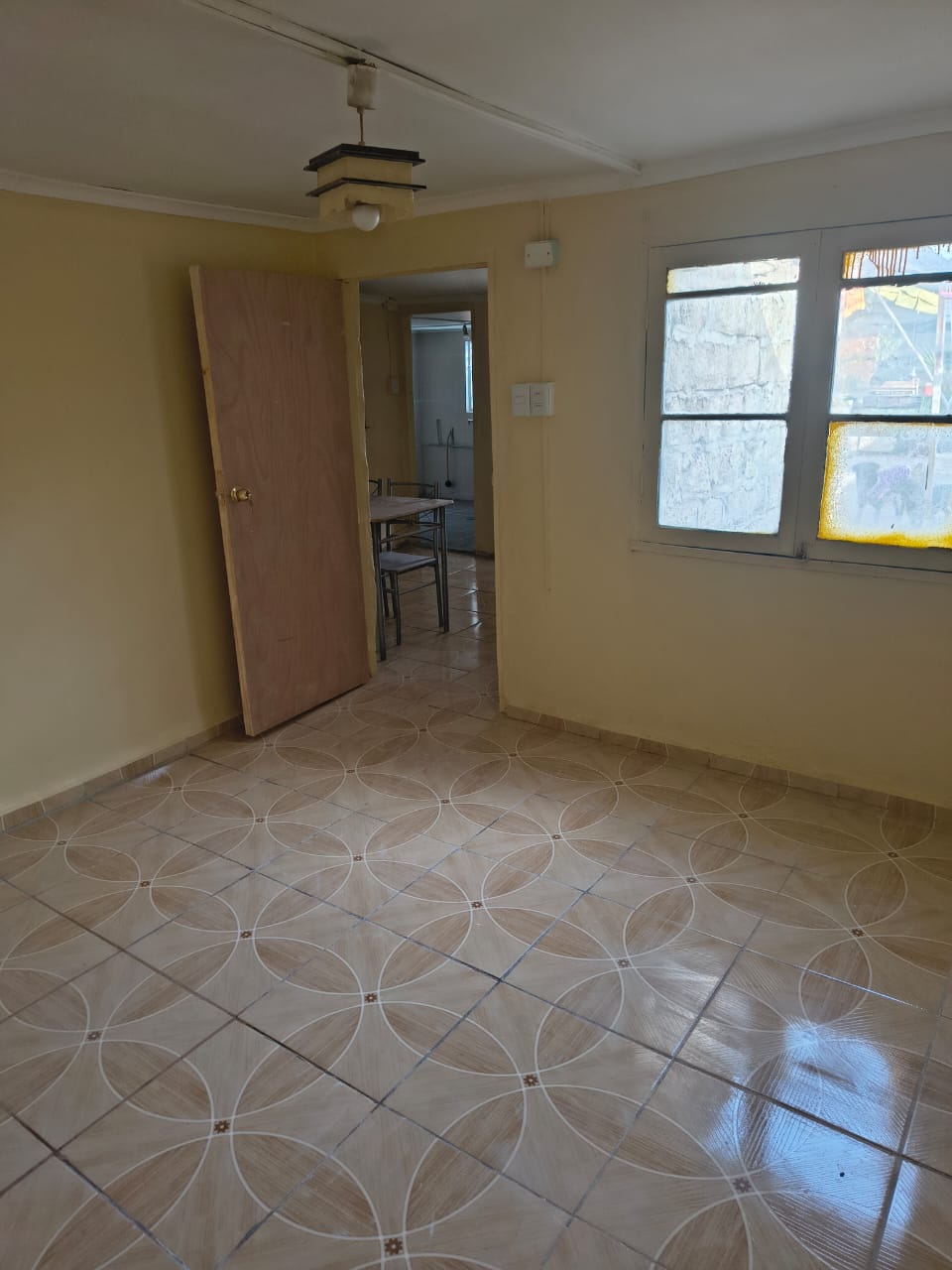 Se arrienda casa interior para 2 personas que estén trabajando